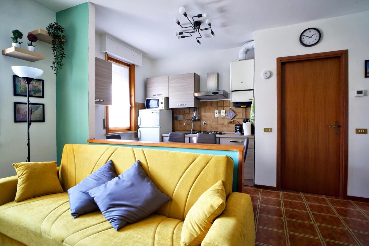 Casa Zoe Apartment Free Parking,Self Check In & Free Wi Fi Parma Exteriér fotografie